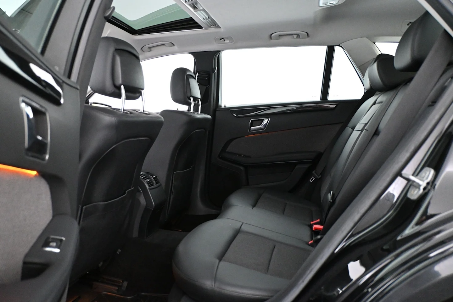 Car Image - 5tLXqUJ64ZXzowz0UV2hro