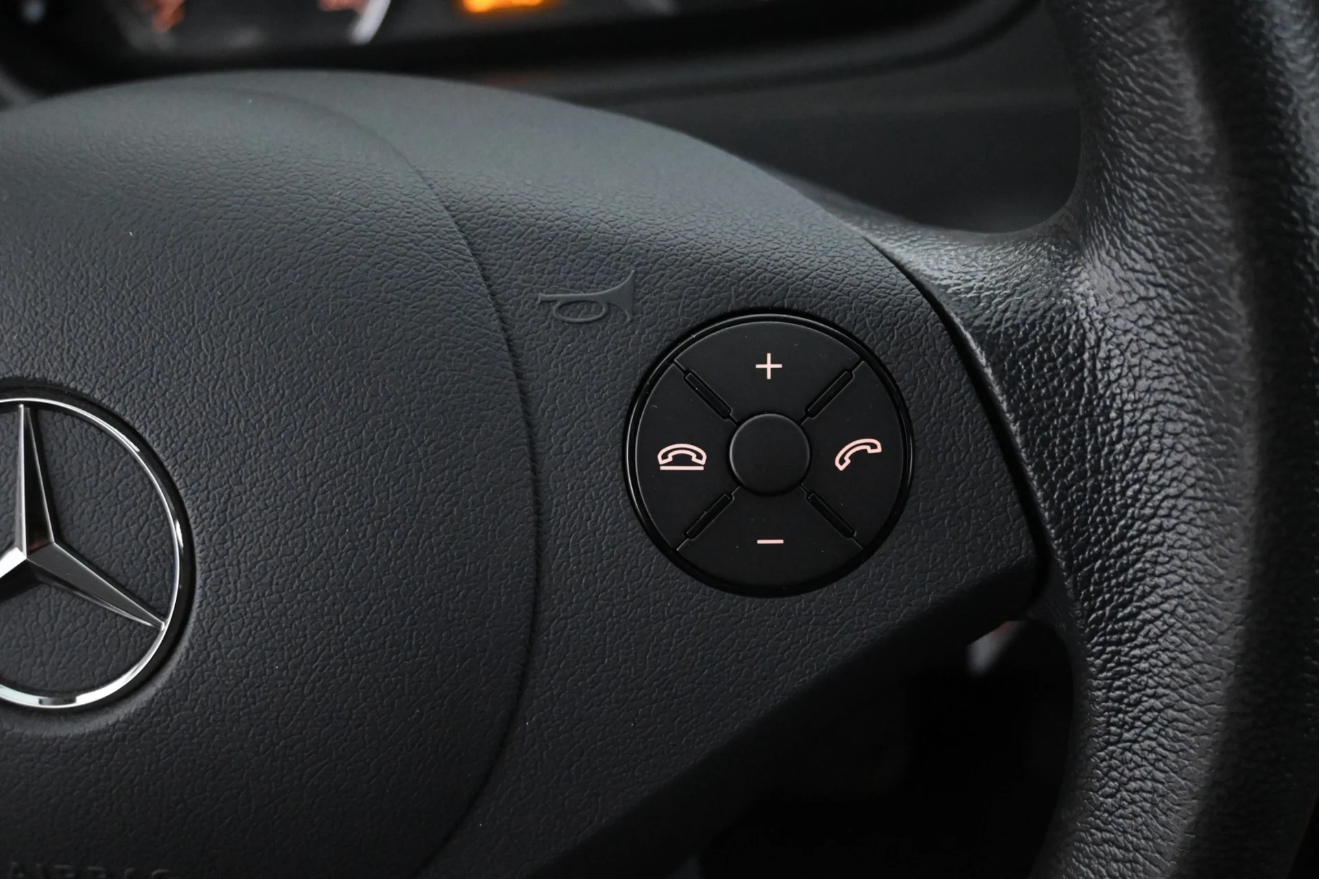 Car Image - 166a2ayWlJuLXJErwGQ7l4