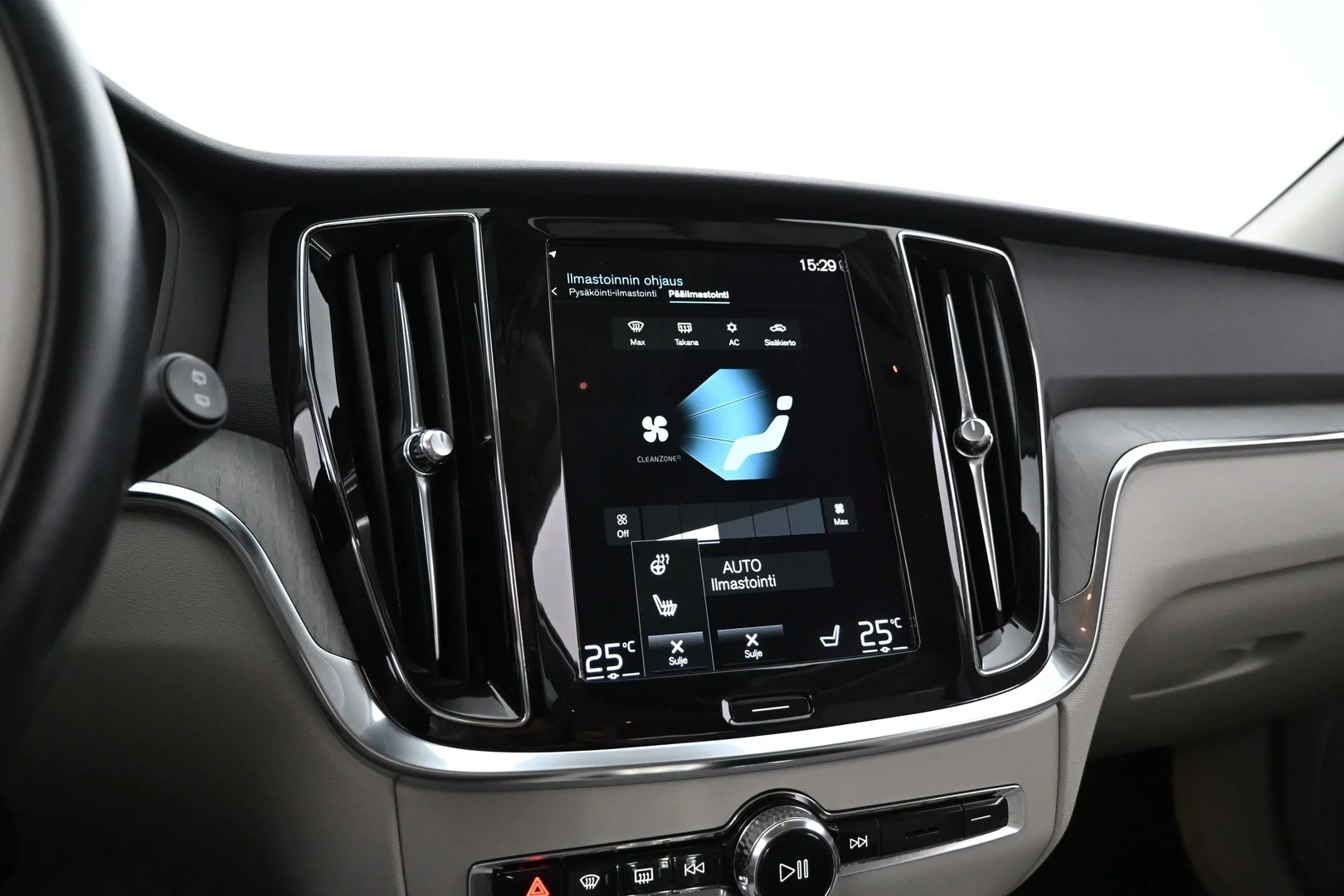 Car Image - BOeo3idWg761DcYUrPY8O