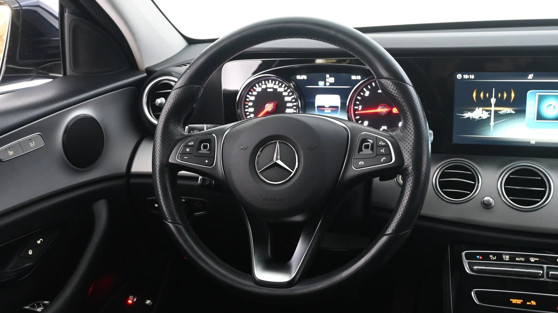 Car Image - 8L0874qgeRm7tTSjMMb4x