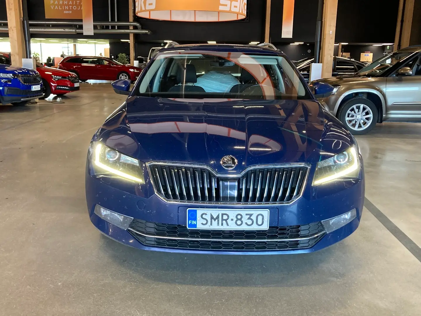 Car Image - 3pMDtqbL1vTjAJqYE414xb