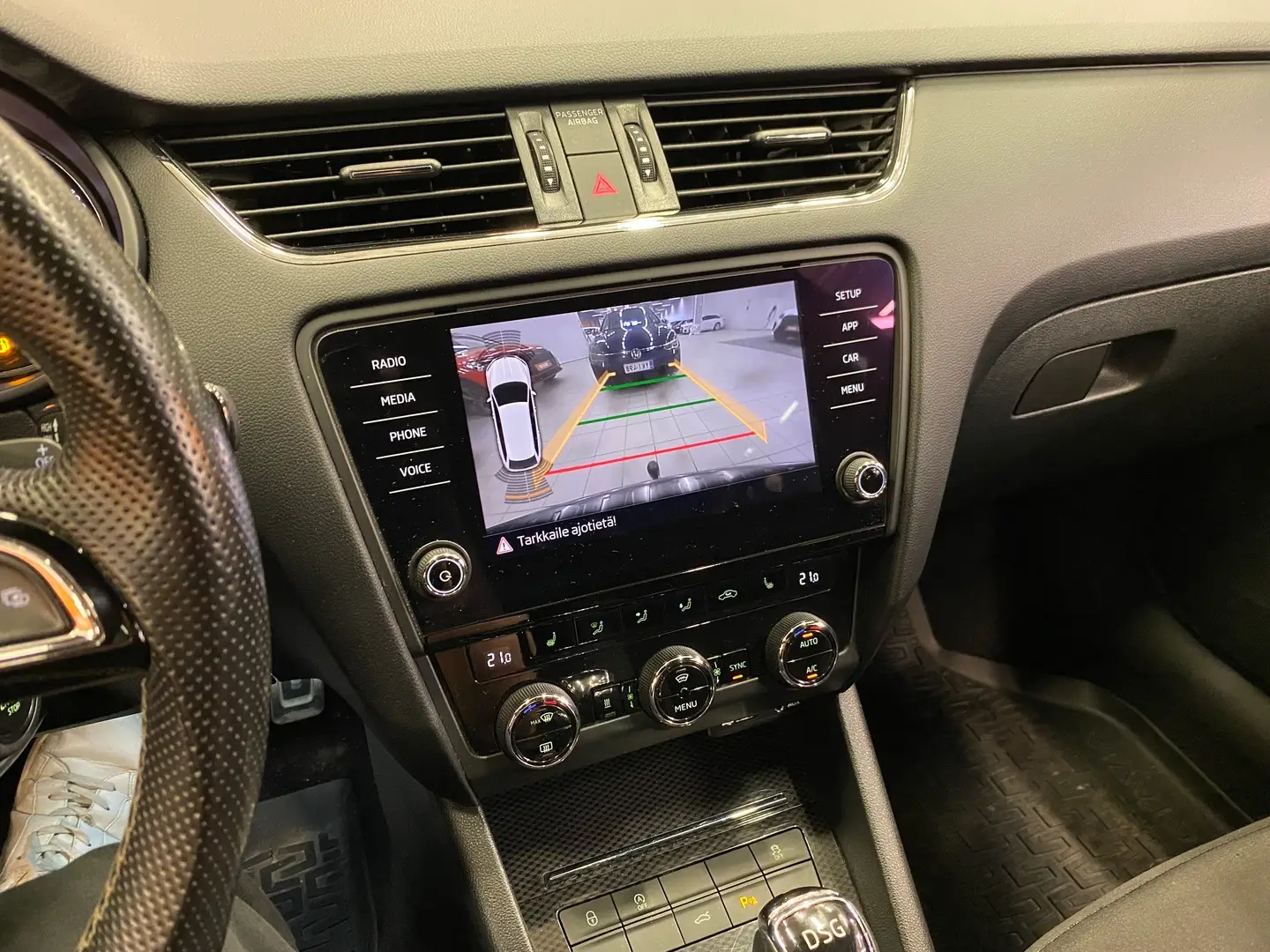 Car Image - 2Vcn7TZ0TAllvBqqhYgZ32