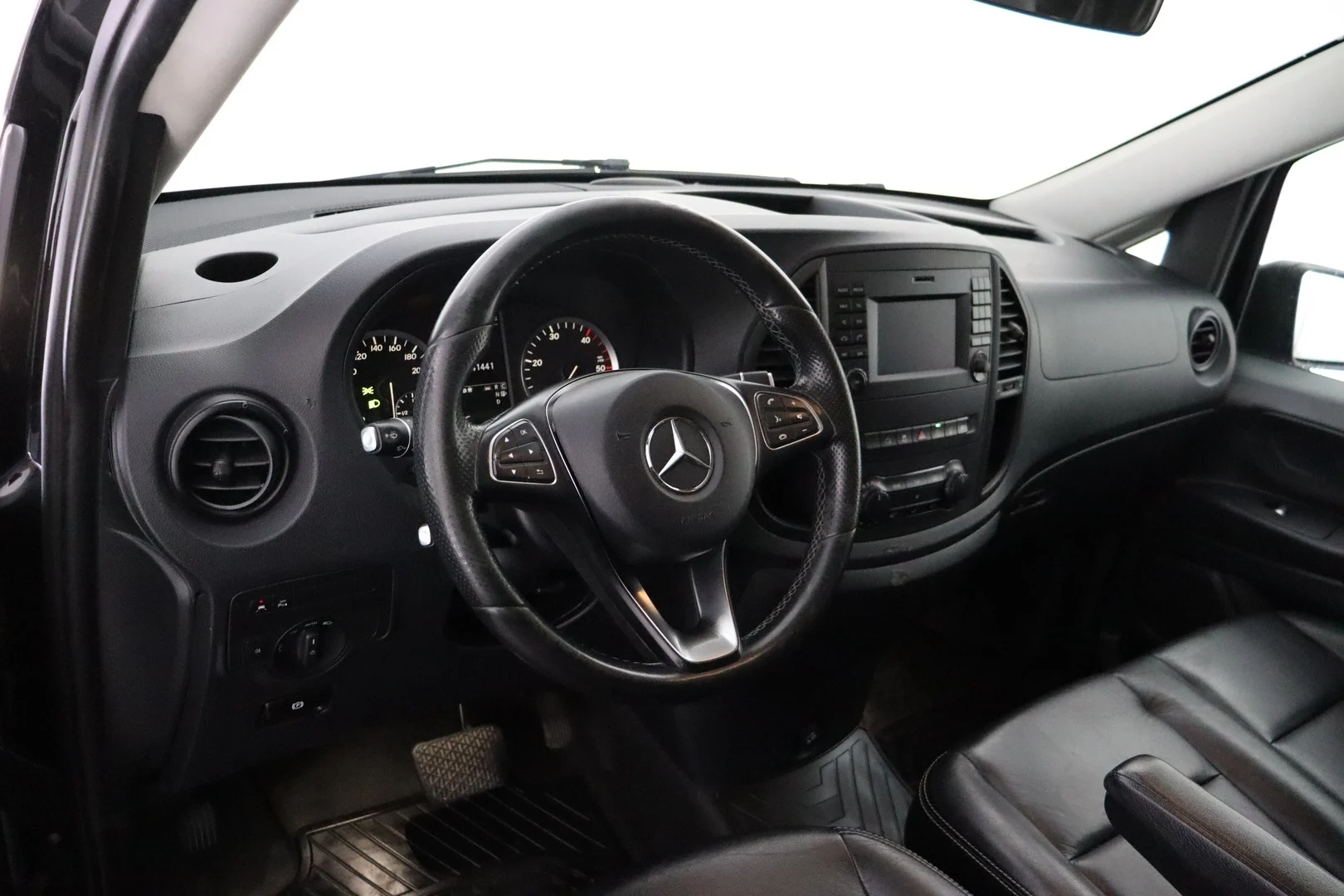 Car Image - 2uhNCk52fIhsl7pYWILBBD