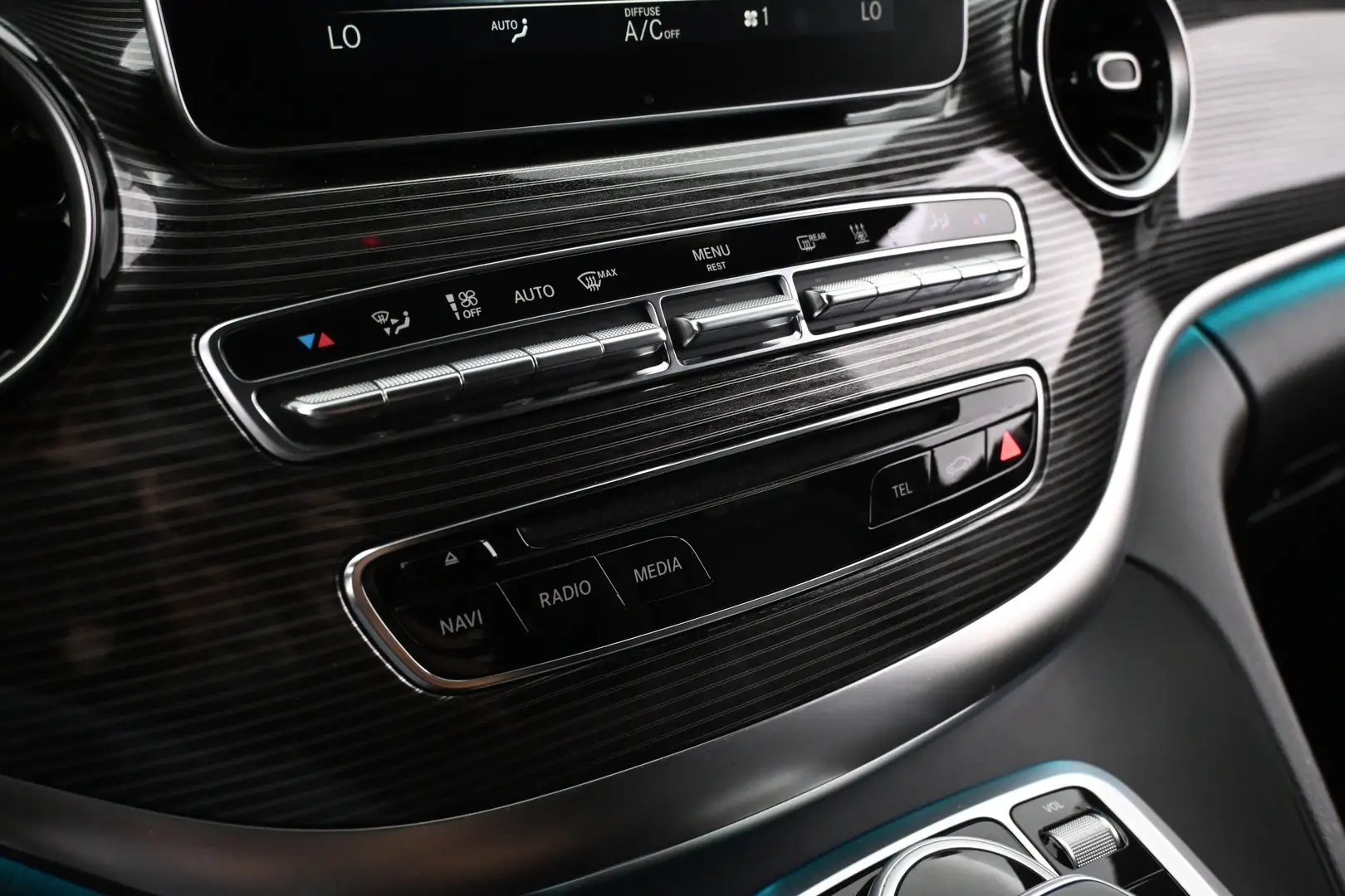 Car Image - 2bHZwrJT33zWL2ksf0Xqko