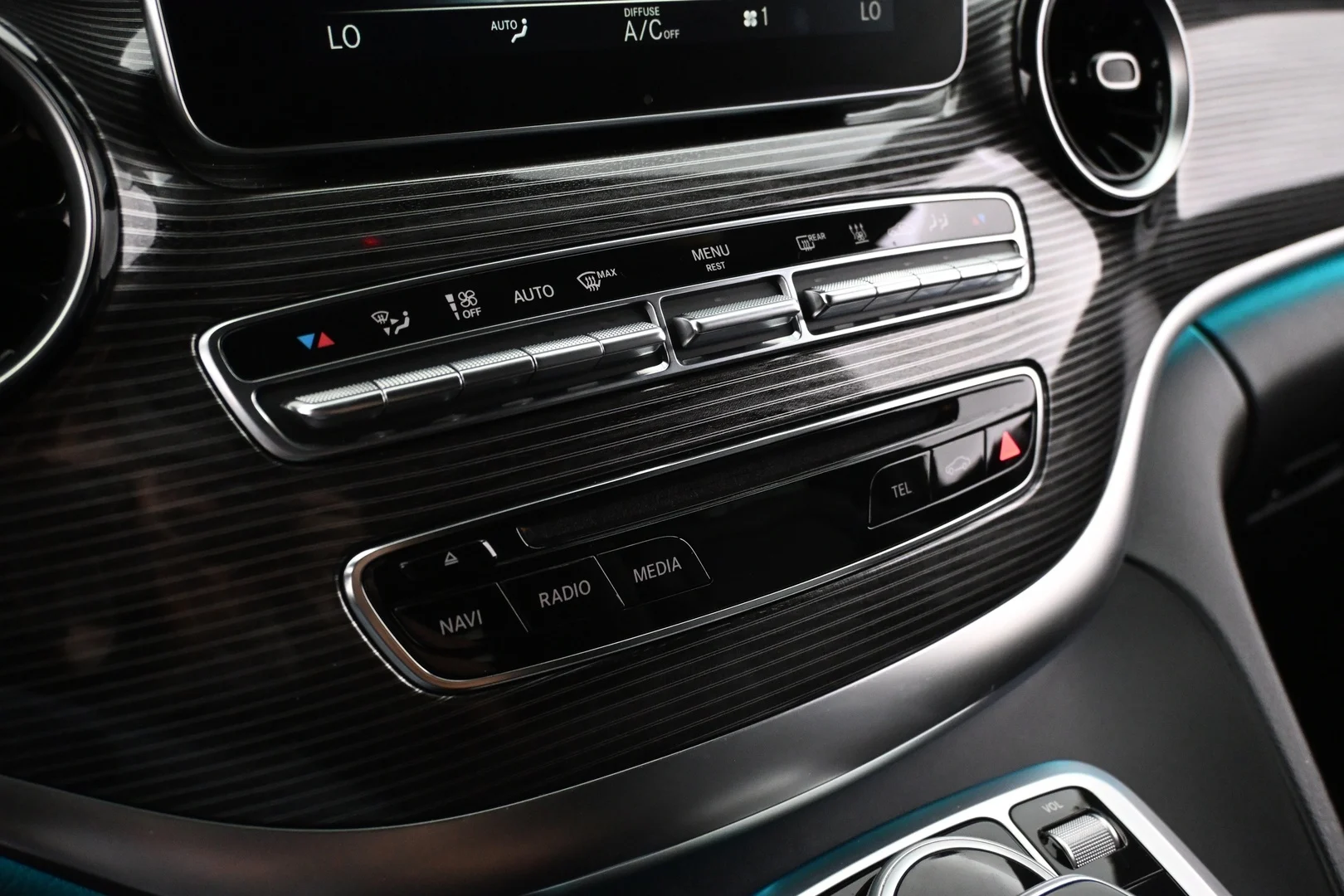 Car Image - 2bHZwrJT33zWL2ksf0Xqko