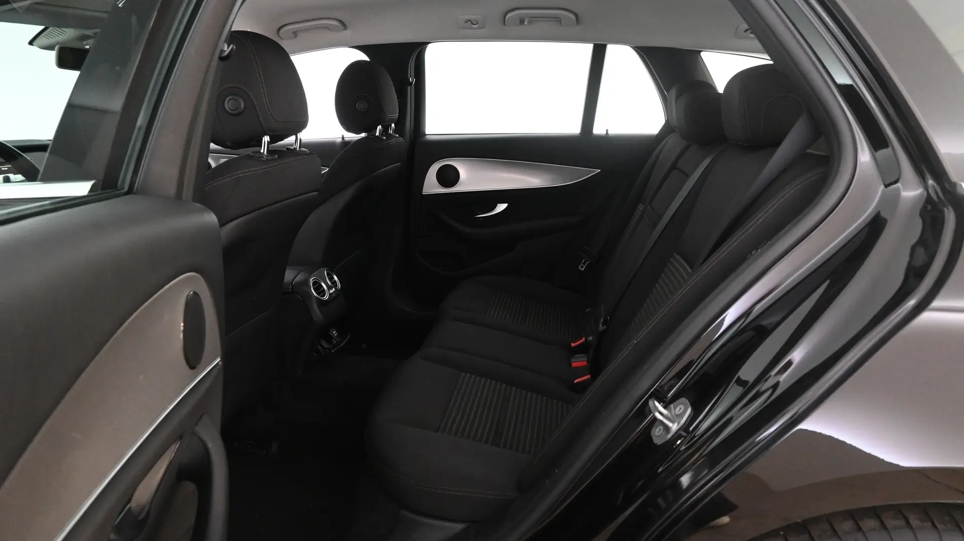 Car Image - 3HFYaKsks86DrRXM4Jztm8
