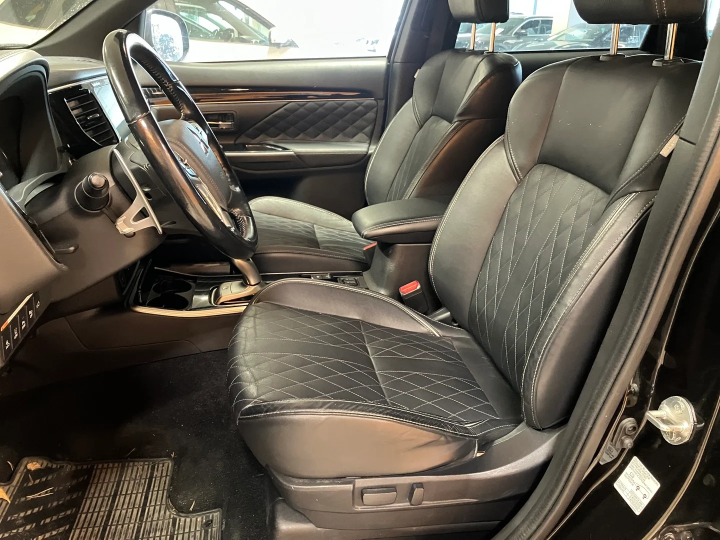 Car Image - 74zjL5Nf7DyFNXlT4eQL76