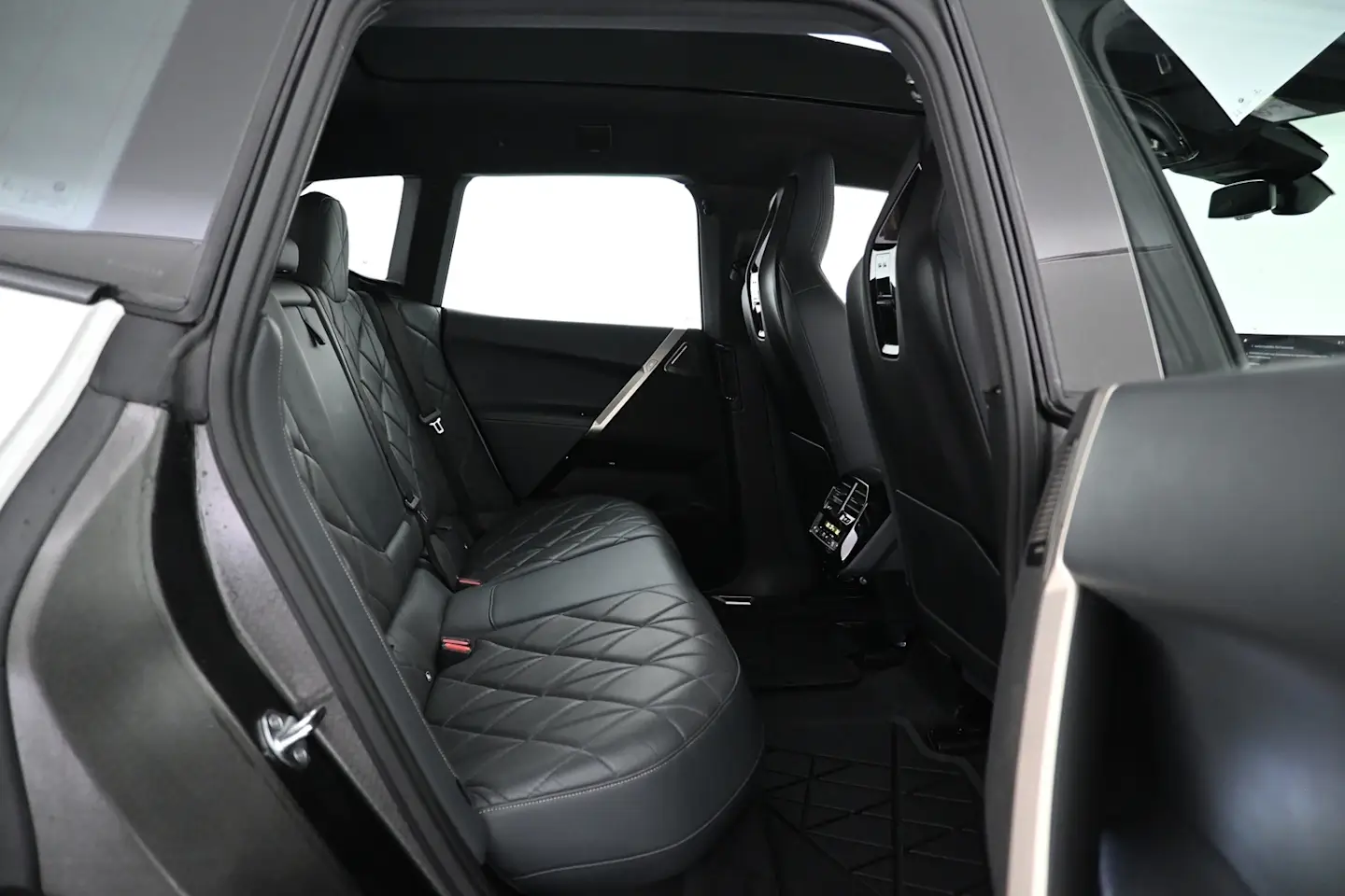 Car Image - 4MZTgLdLMP5NDEuhtI9ymm