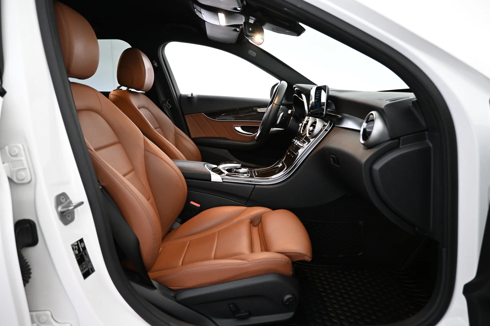 Car Image - 28G8j0pUnatW24o3lqfSL1