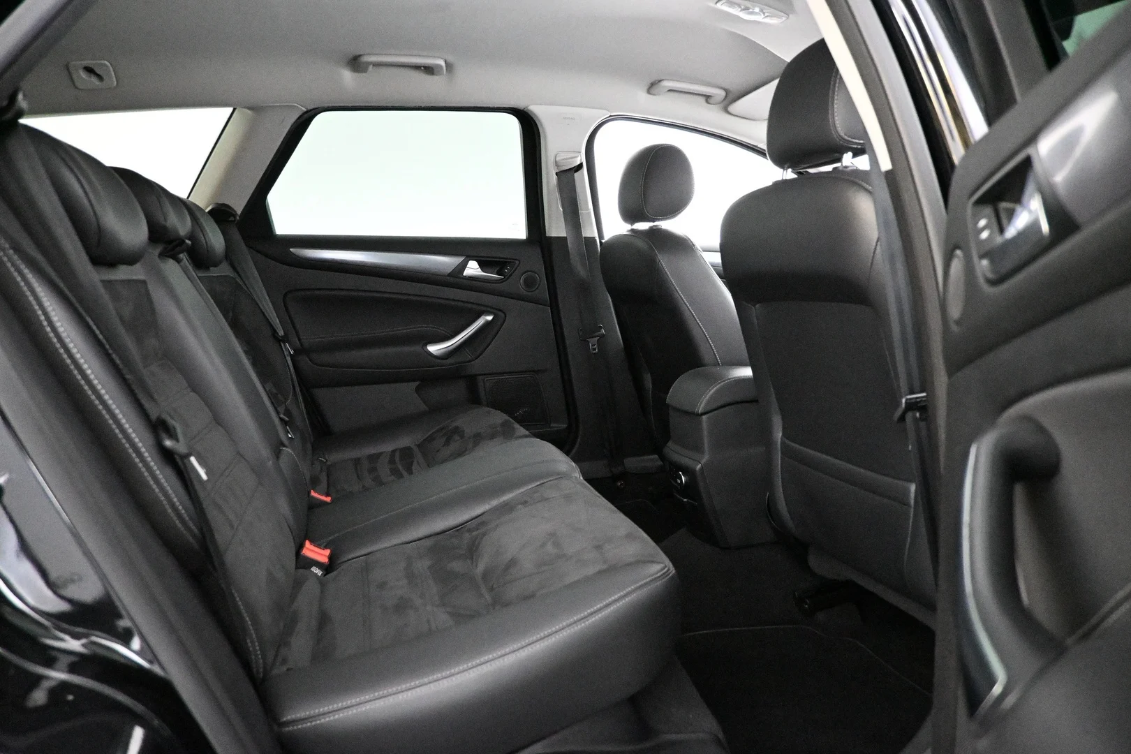 Car Image - 6aNhzwFK6VFMkU95UMZ1KG