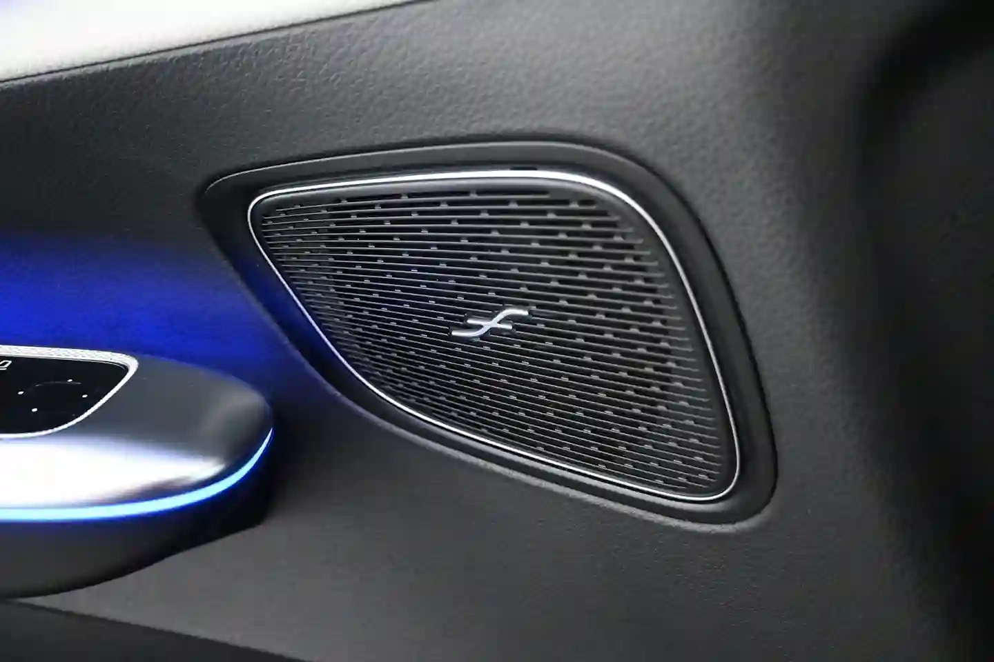 Car Image - 5MjYiR5HuNuoAxjdmQeTFF