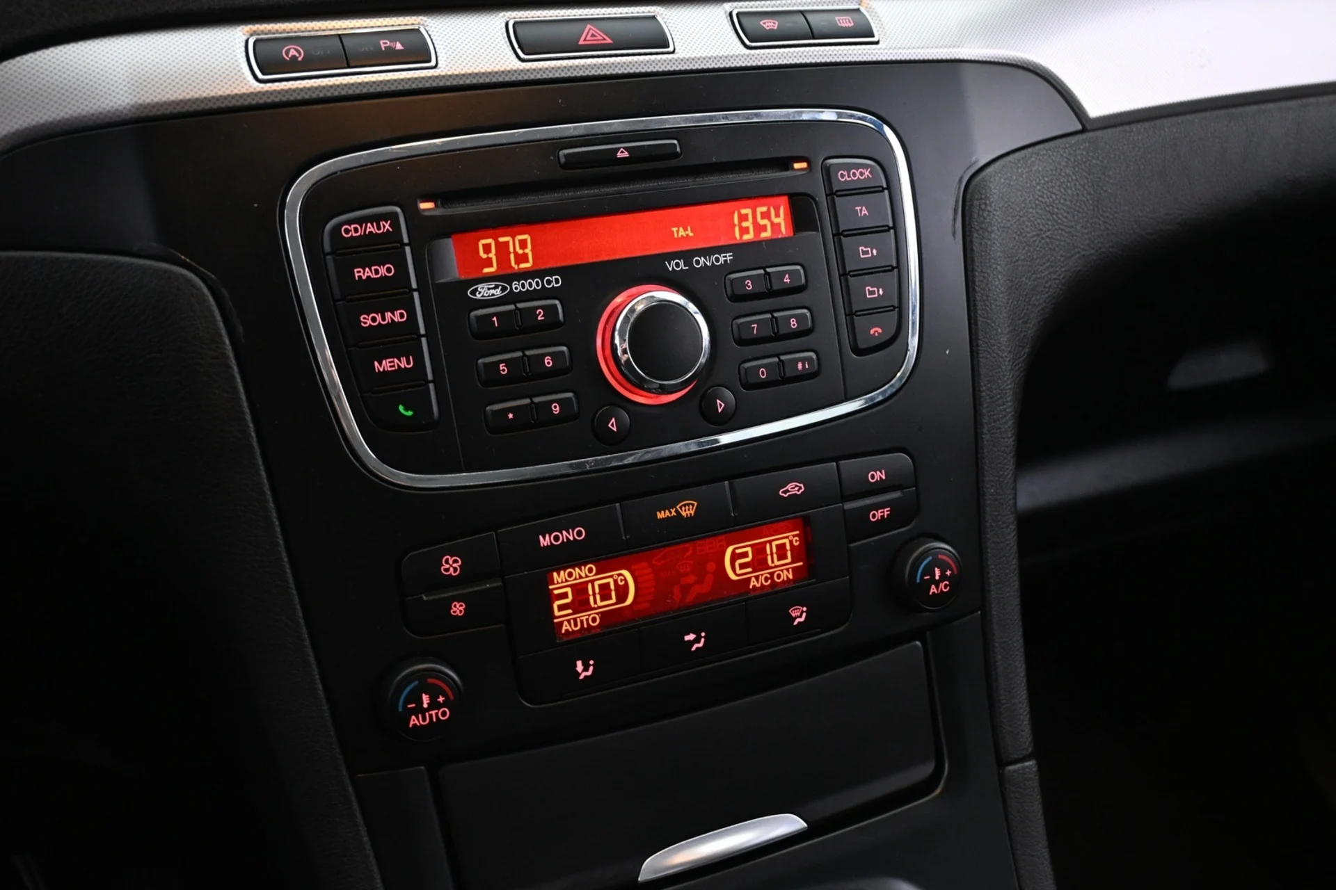 Car Image - 2vb8HgaXMwwyu9d0oLmD6E