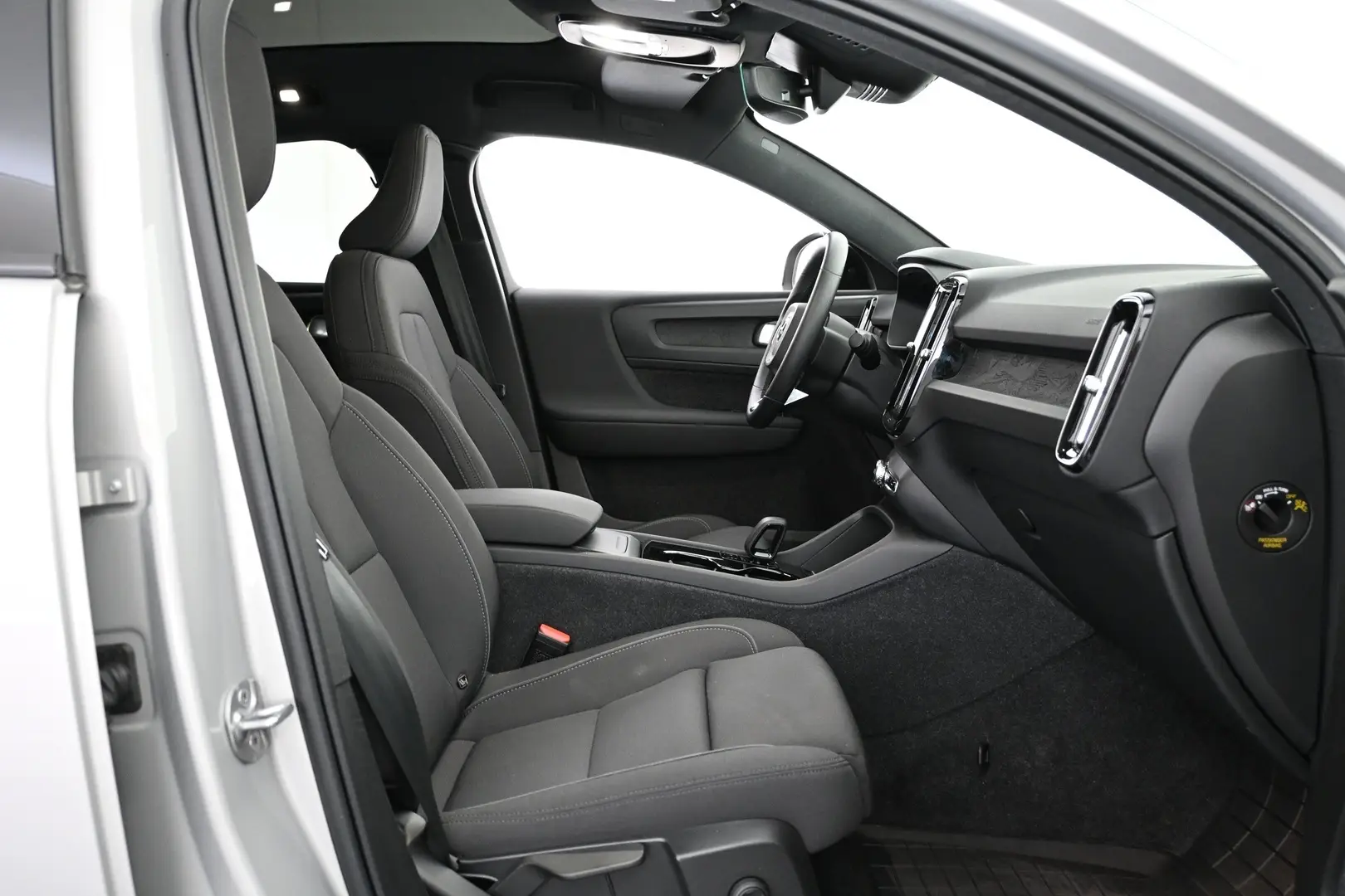 Car Image - 1omumJLRPJrHw5OWv9LHxW