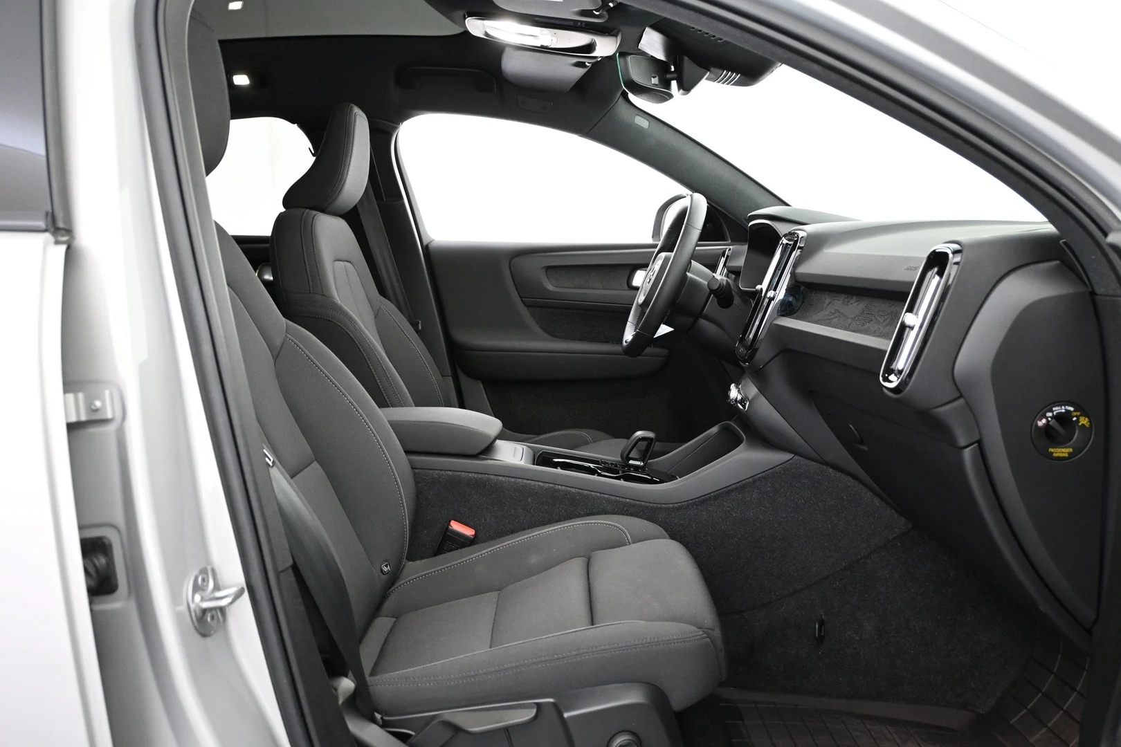 Car Image - 1omumJLRPJrHw5OWv9LHxW