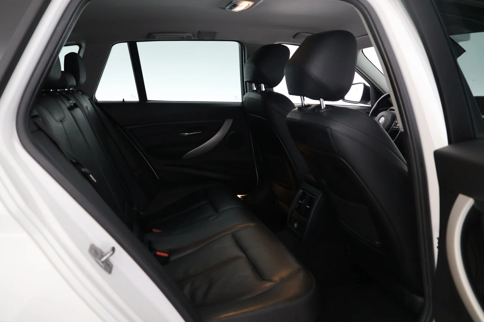 Car Image - jXMWiPR7w2b0qQAYJOyCw