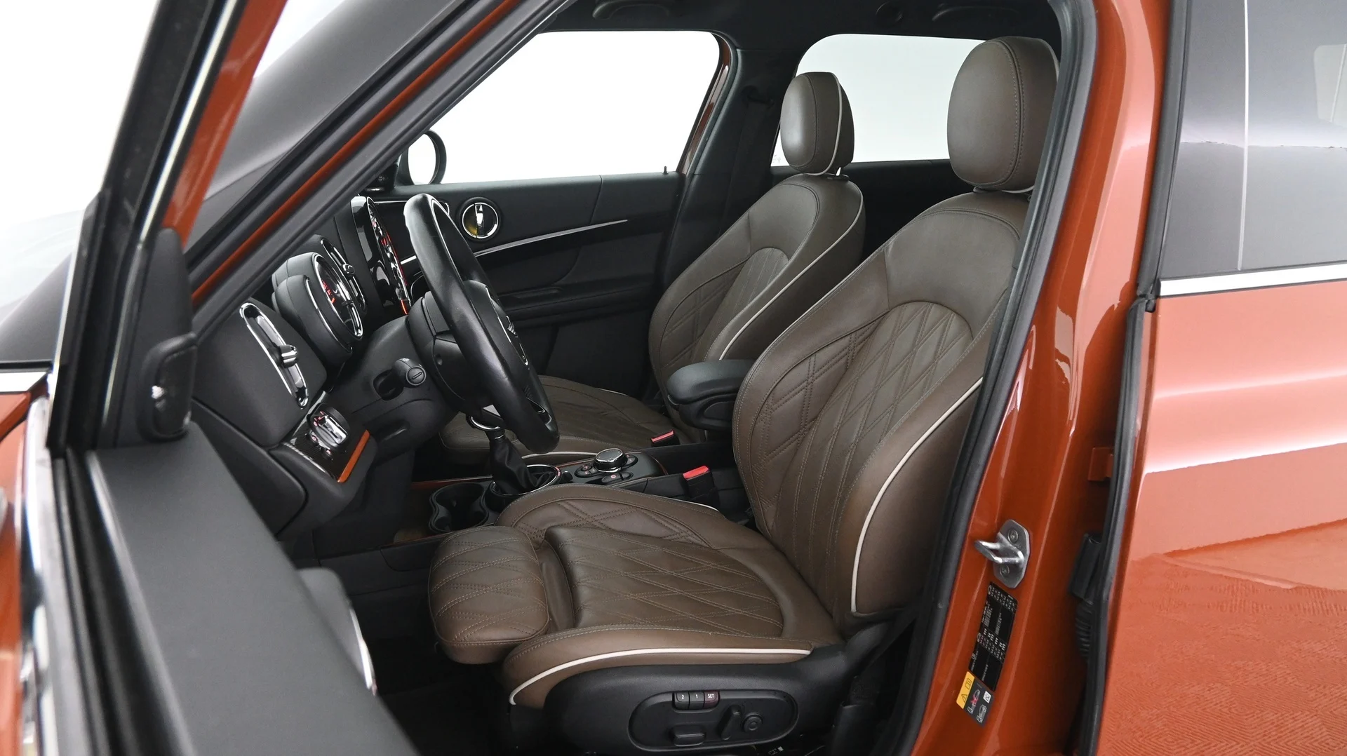 Car Image - 6QMWjWuo4ZqsJV5SzgEY9G