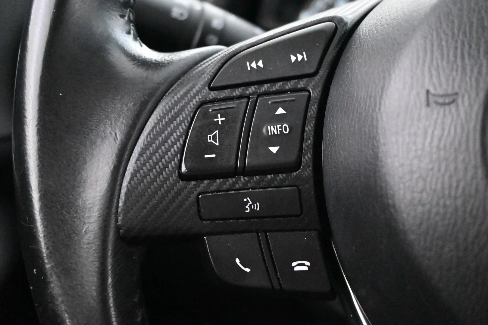Car Image - 4pZw8C4aLOLzIDfVtfu5Eo