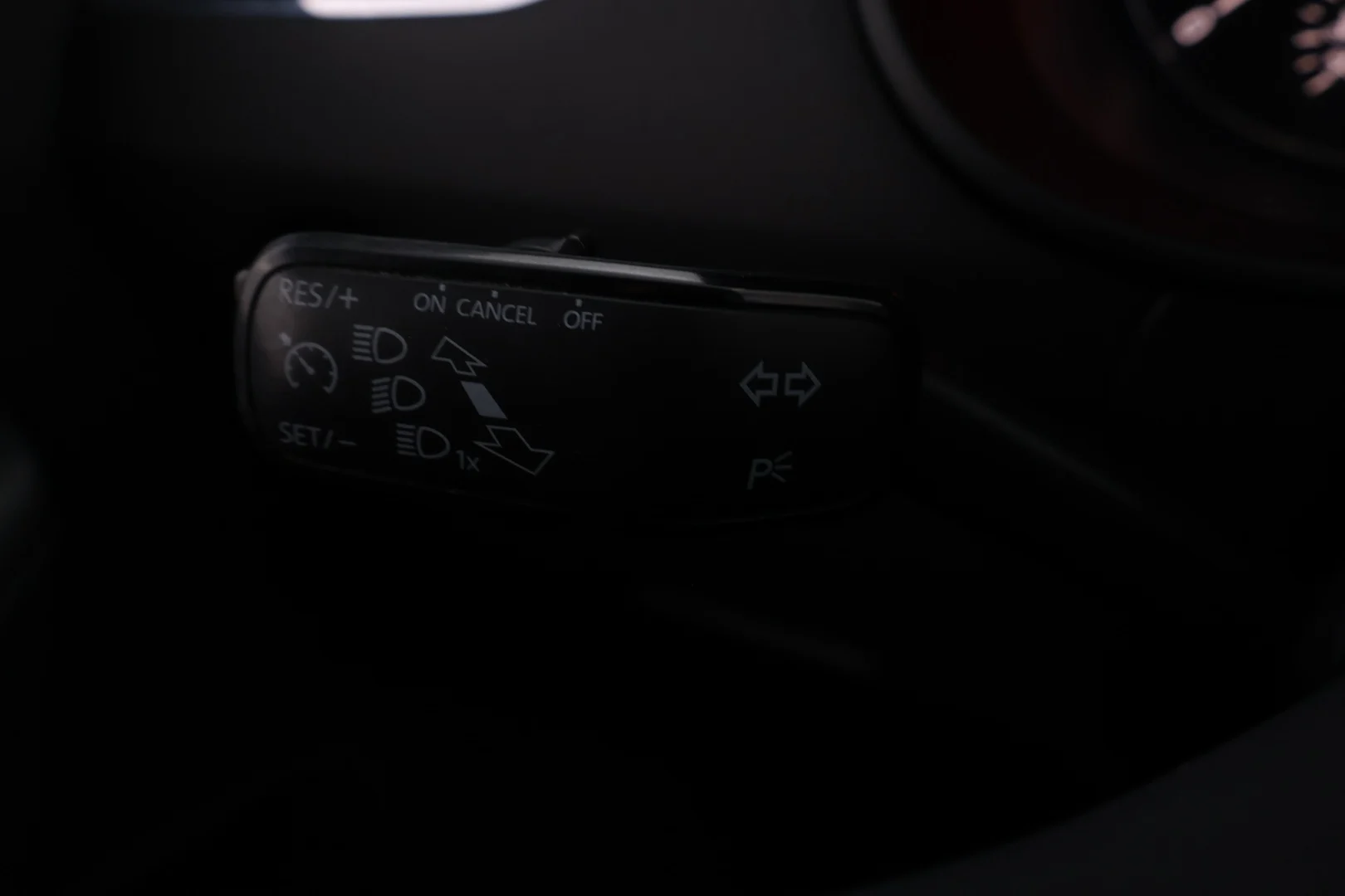 Car Image - 1KuFQjbEEaepXoIhdK35Oo