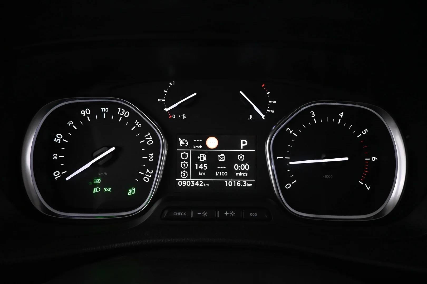 Car Image - 3iaCqEc7MrxJRVo2mOpnrD