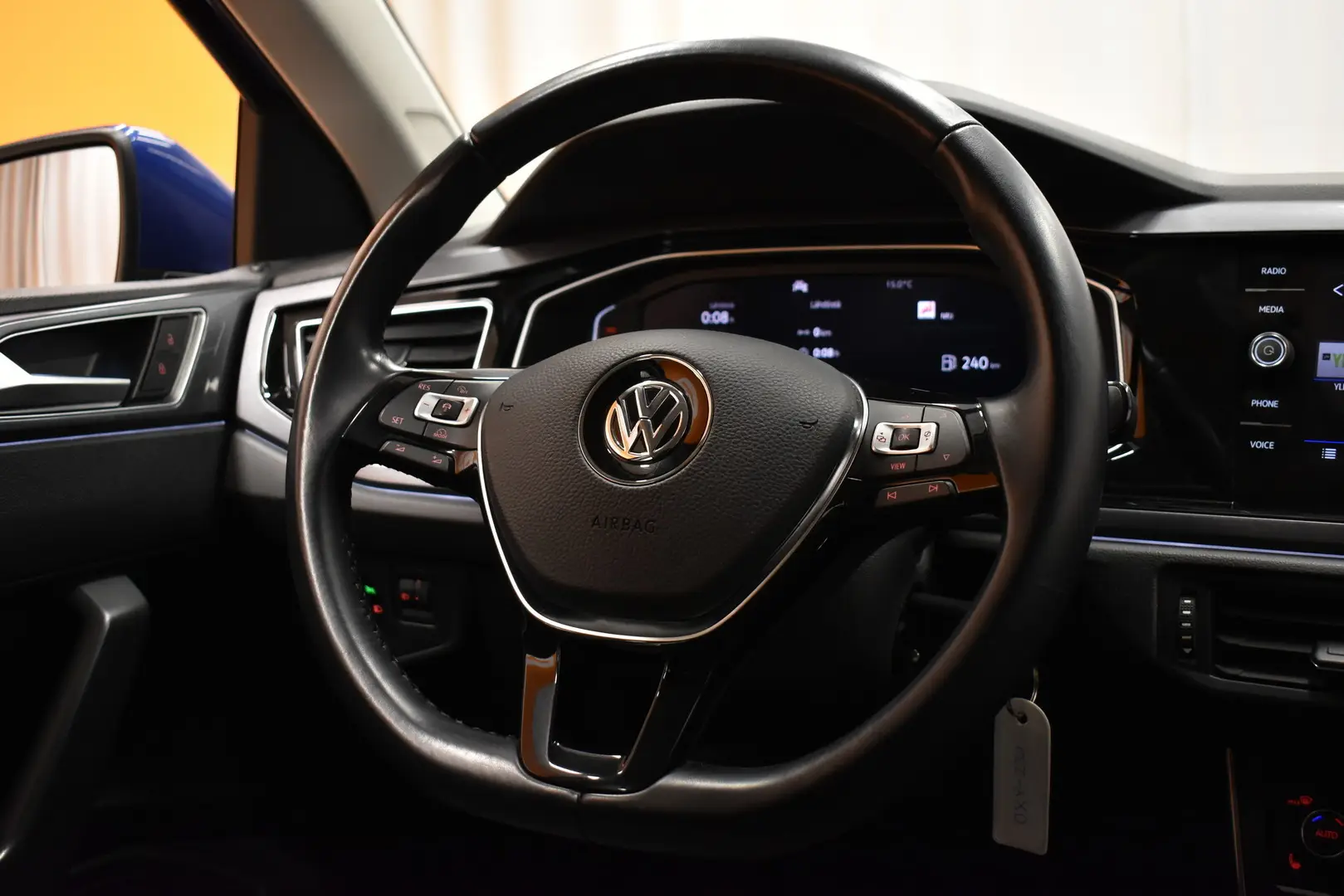 Car Image - pb9IAmHQiAA3bmaY29oZO