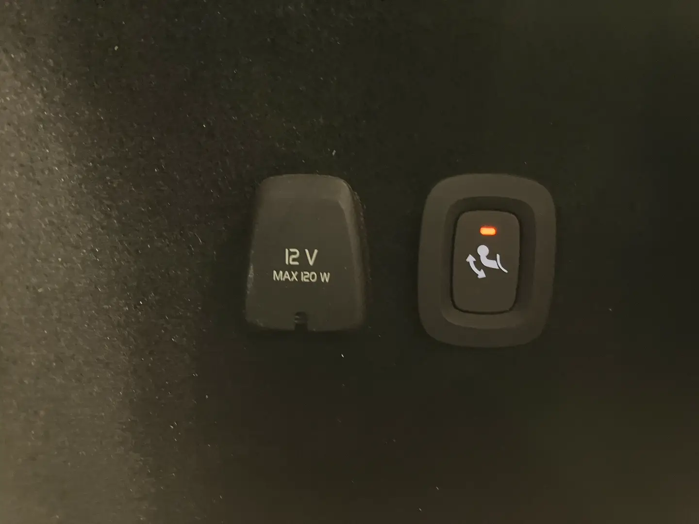 Car Image - uDDOUX4sCfxrj5MZD8XOL