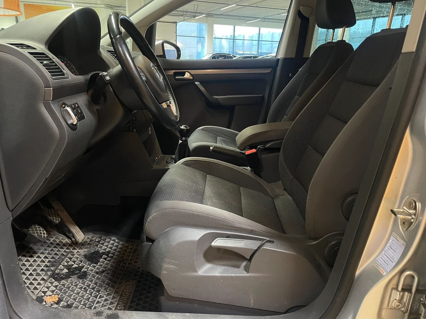 Car Image - 5LzoSSImQm6CPobZGEJ8NA