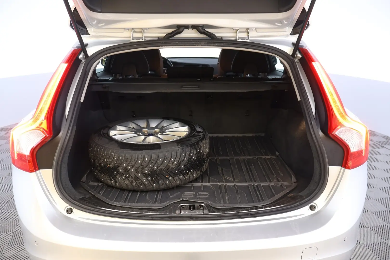Car Image - 3lMKZgMHir7YQ3xTcuVT7m