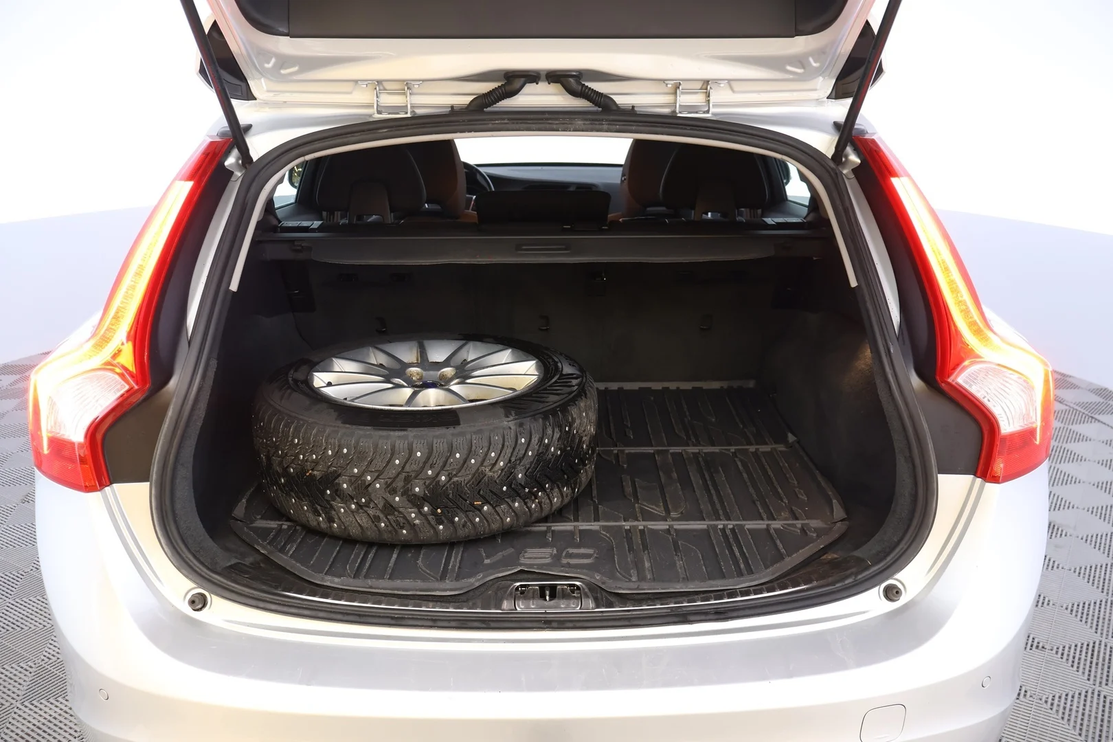 Car Image - 3lMKZgMHir7YQ3xTcuVT7m