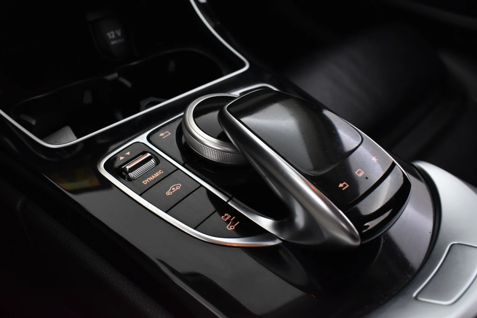 Car Image - D4njINO0UrtYpjL7BYj6f
