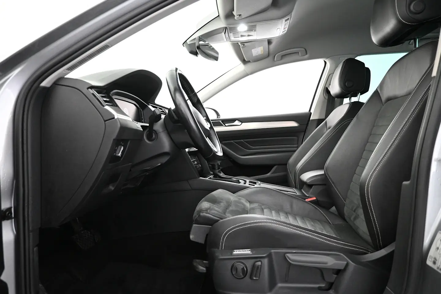 Car Image - 4WxI4rjex6lI6QBCWIs0GX
