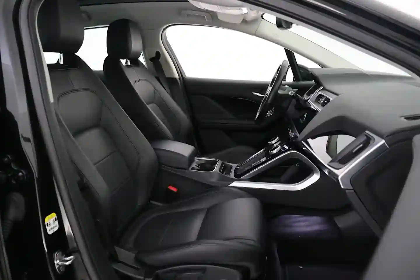 Car Image - 2hAHKai5phMy5BXOi1t521