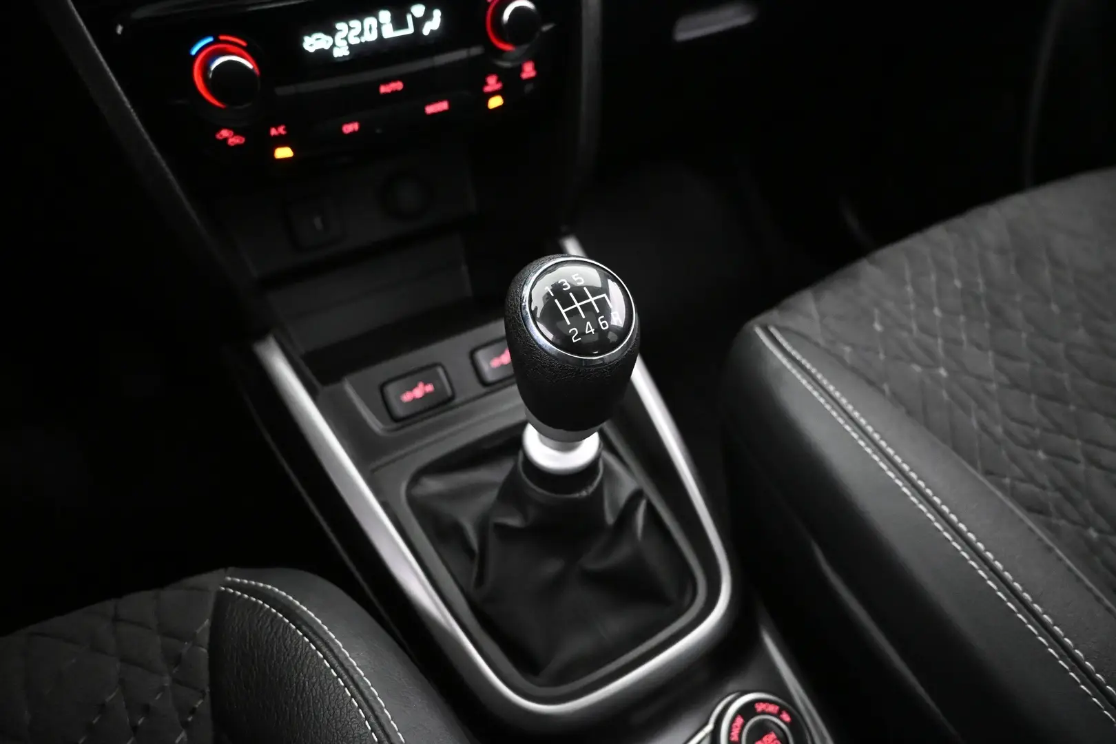 Car Image - 393NHazMXLg35TceCa4sGV
