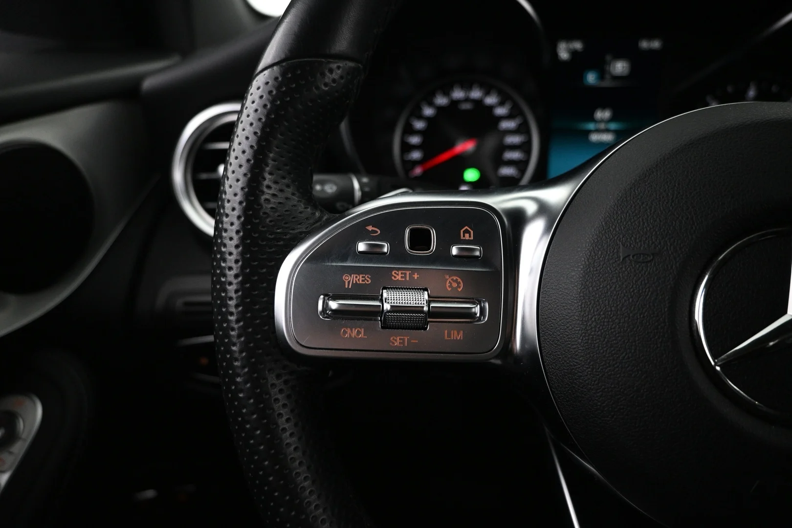 Car Image - I6WWHlFLIzLl0N44DReBl