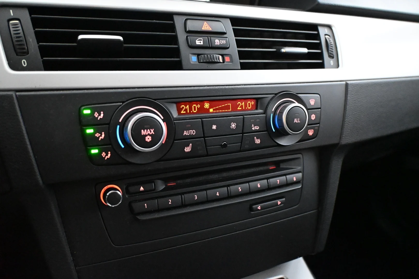 Car Image - 5WiIzuPiic4RwQ4A2IVXp