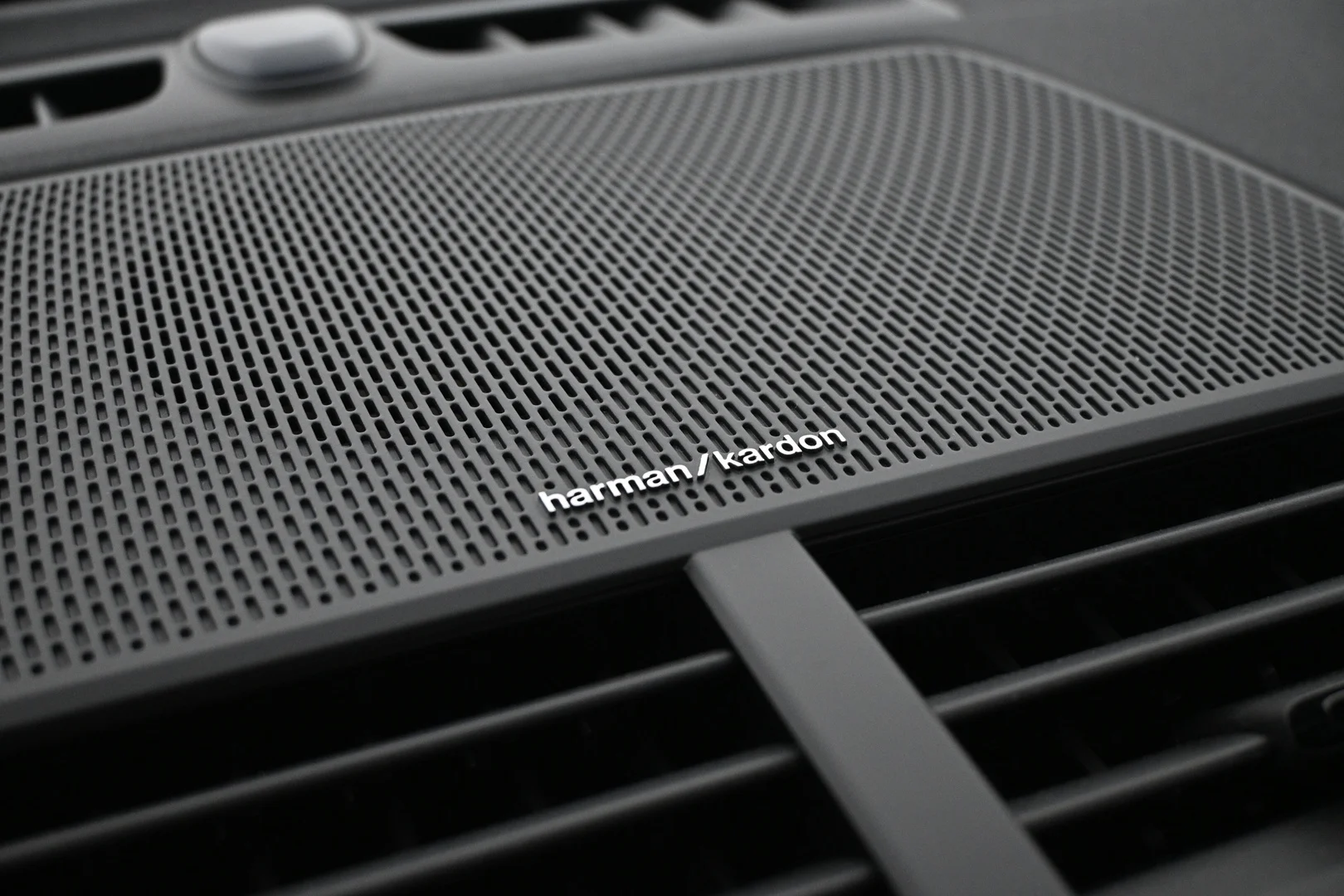 Car Image - 7EgwBAFxVJ9xE2d1CuHF4b