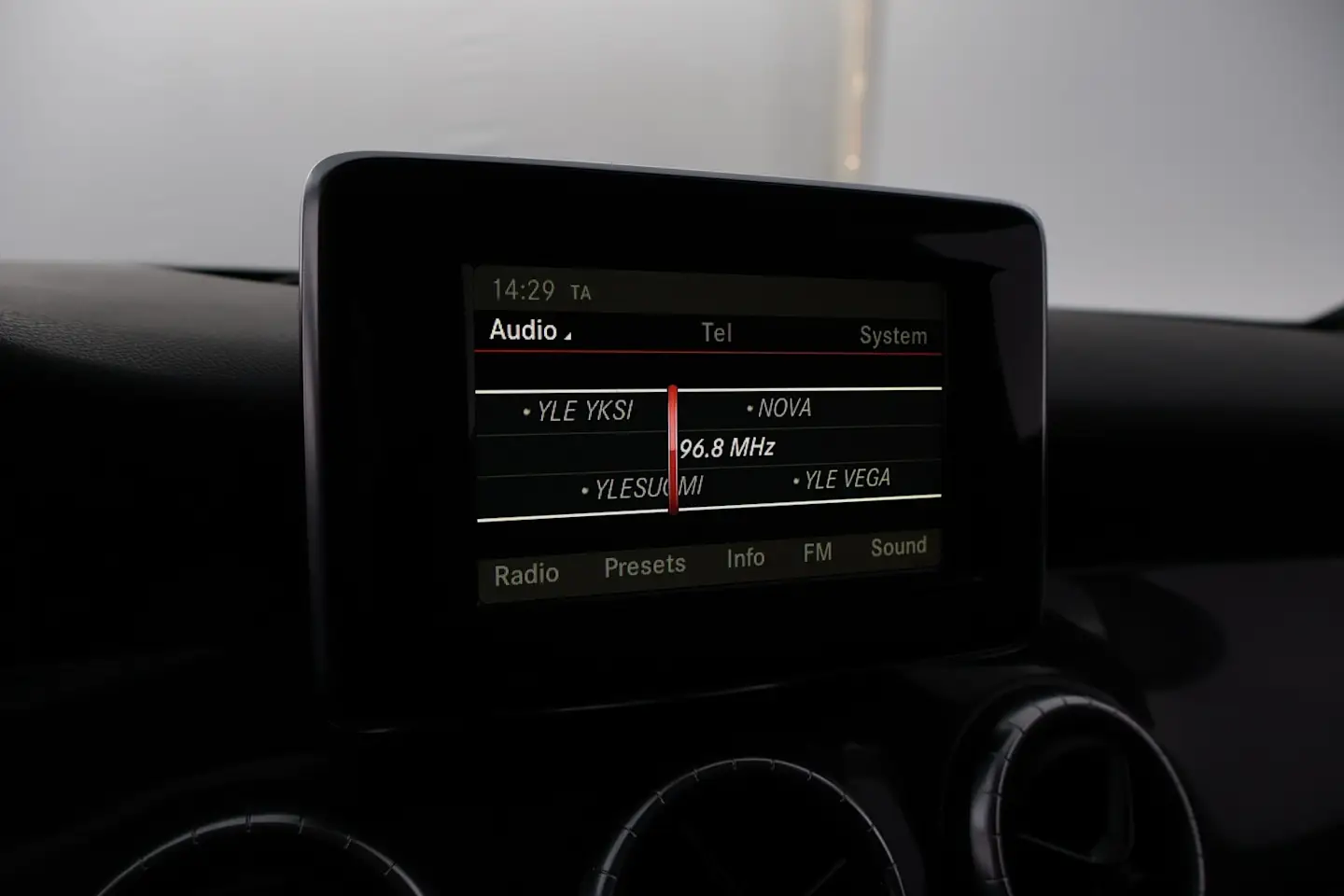 Car Image - 1DB176wg28Jr9Jg69QGBKD