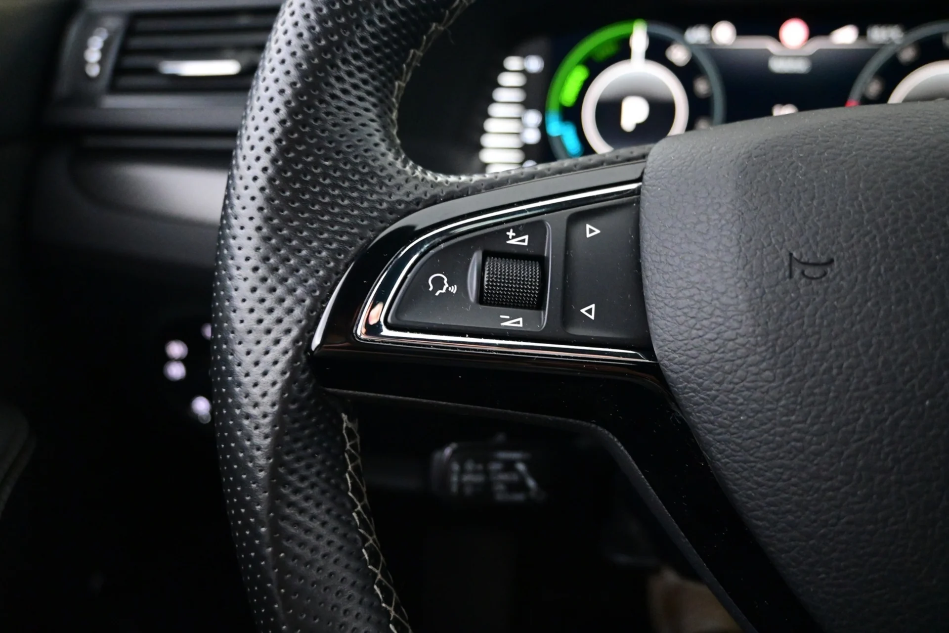 Car Image - 6ziZrS8N9Ews4MW5MIl2Pa