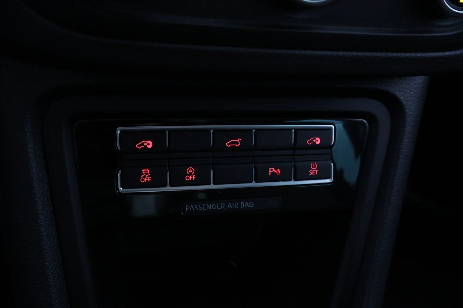 Car Image - q7E2zPZMD7lno2XxLv51q