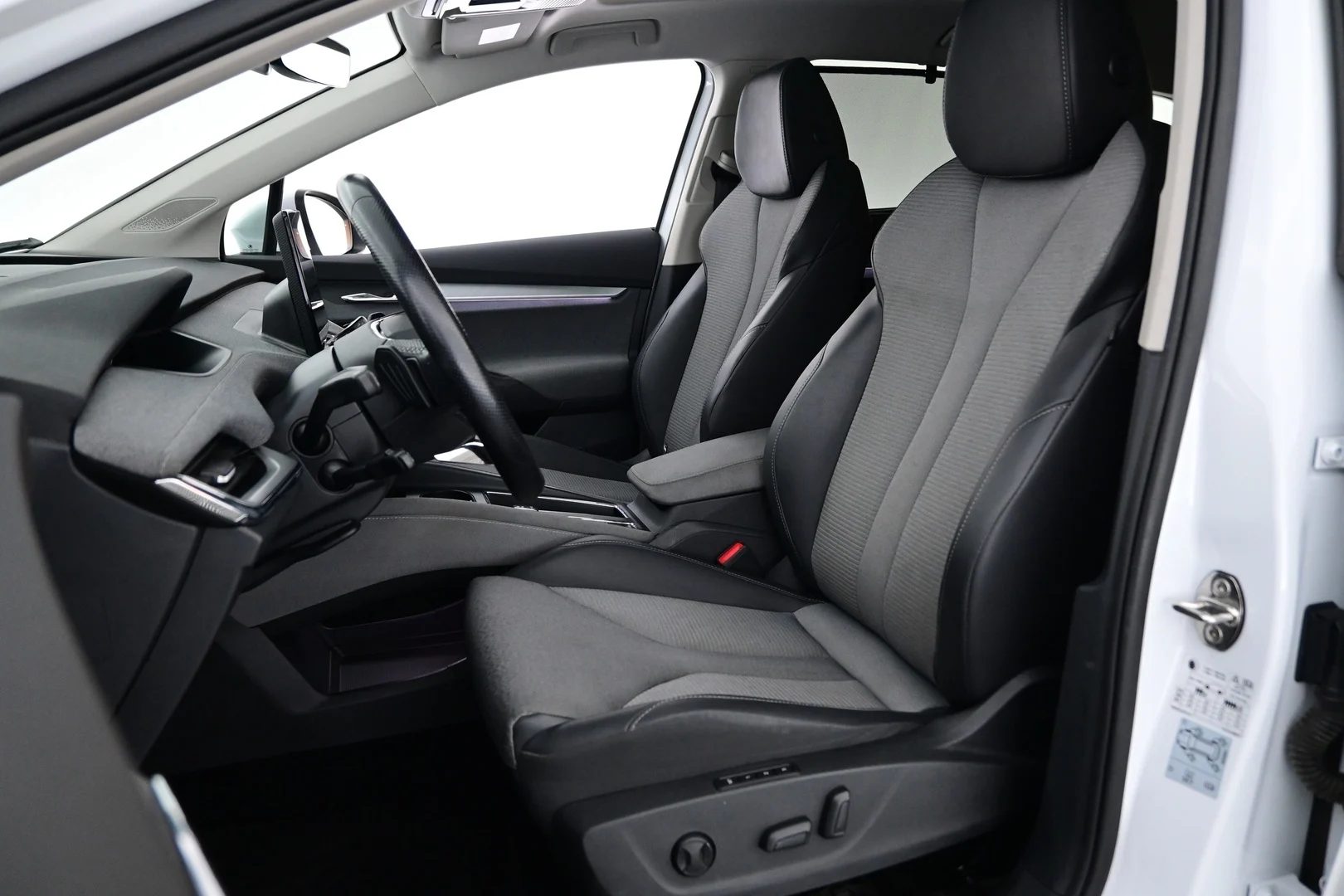 Car Image - 5OruXhWb8DyfR93AGCXmi9