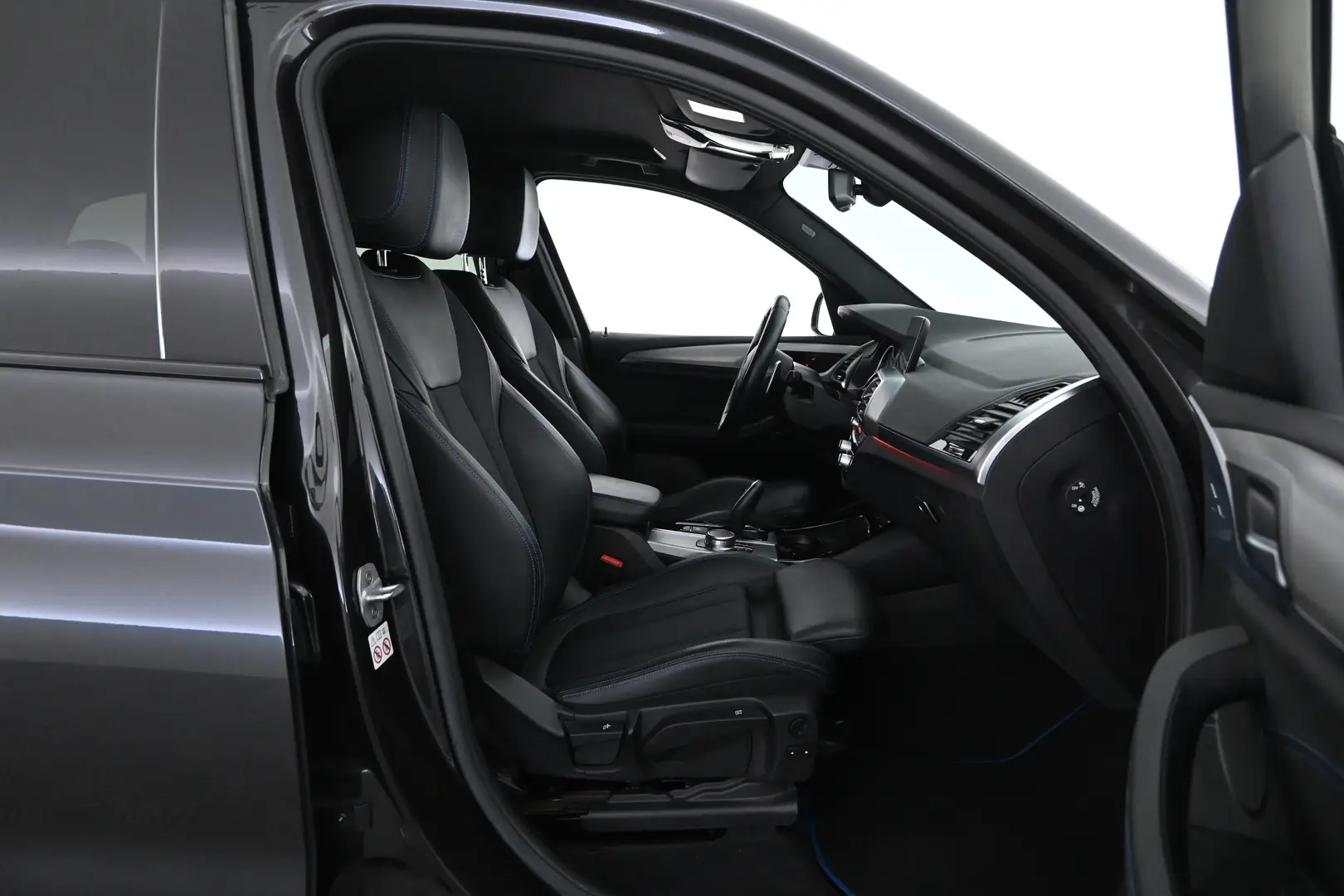 Car Image - 1bSVgjAaV0SG3AE9HwtwJR