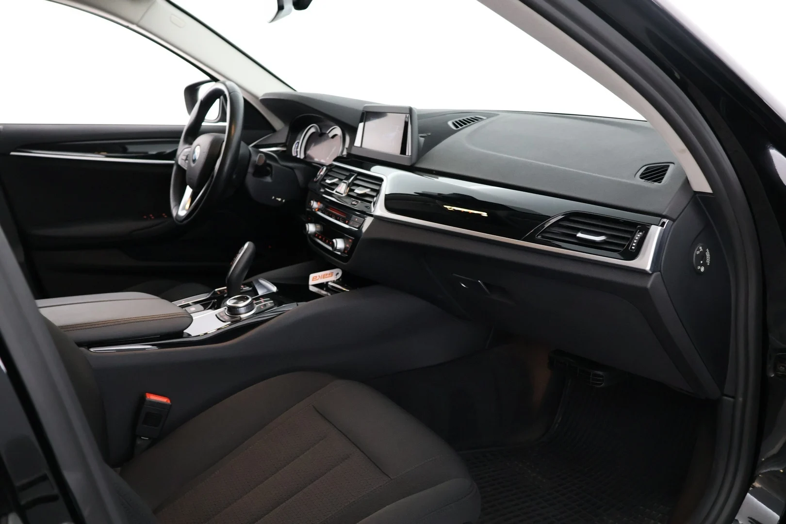 Car Image - 34hhJbCMOePTqQry1DNkuK