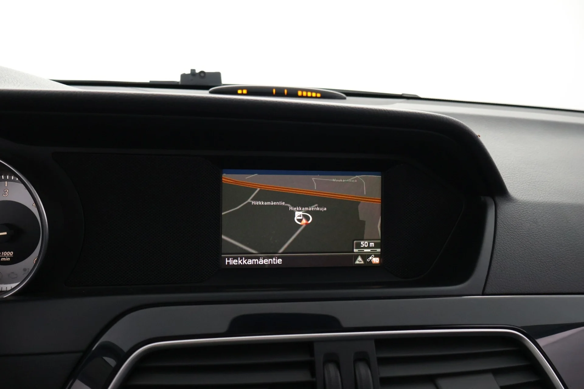 Car Image - oP04T9pJm3N47f6fYm6p2