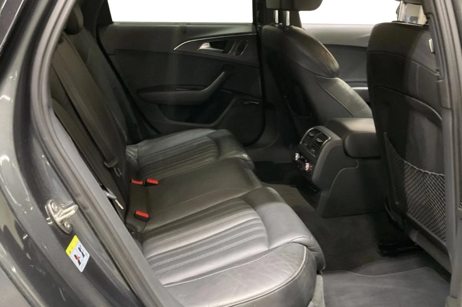 Car Image - 31K9GqDOnnVfYvjOLTpkCB
