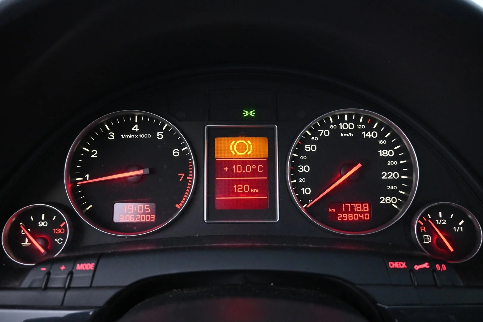 Car Image - 4Q8bcLhtwGCd83V8gUS0Zo