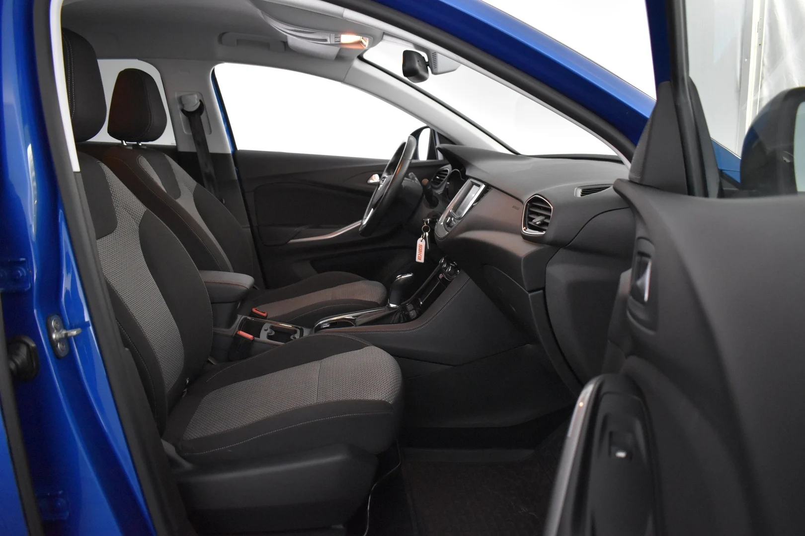 Car Image - 4hfOE1LPkdK1ELtTsx3tPW