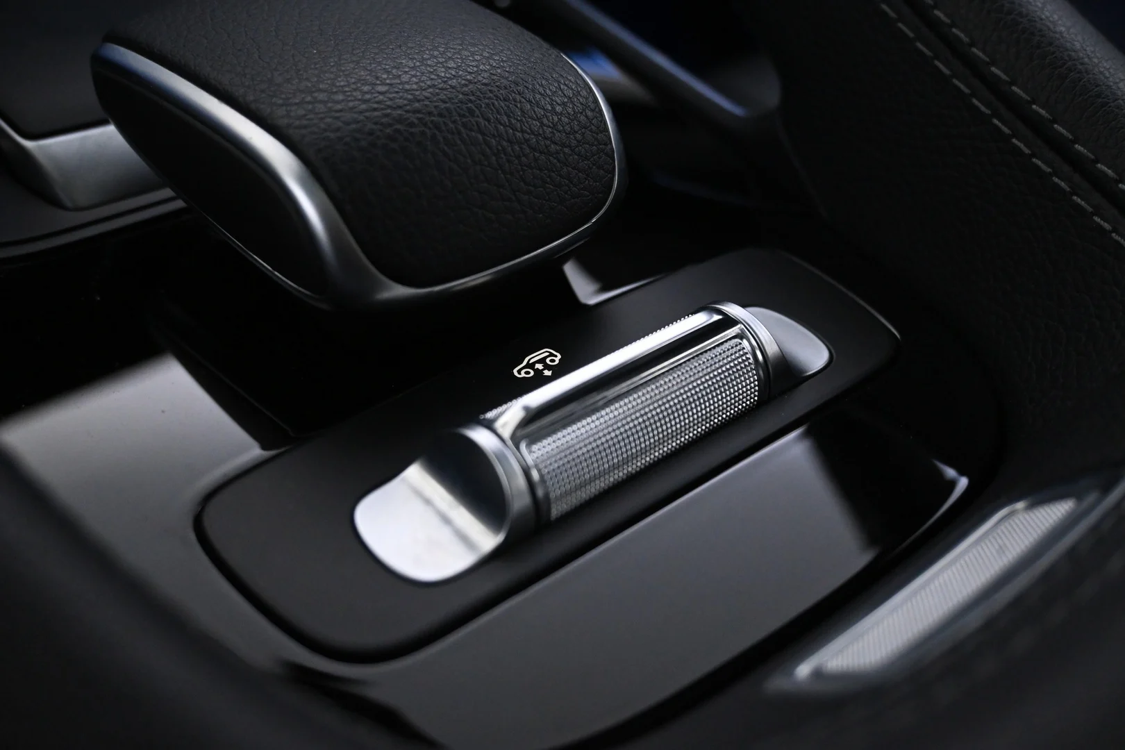 Car Image - 7BbZ5qxAmrqRFzN62Ea7DF