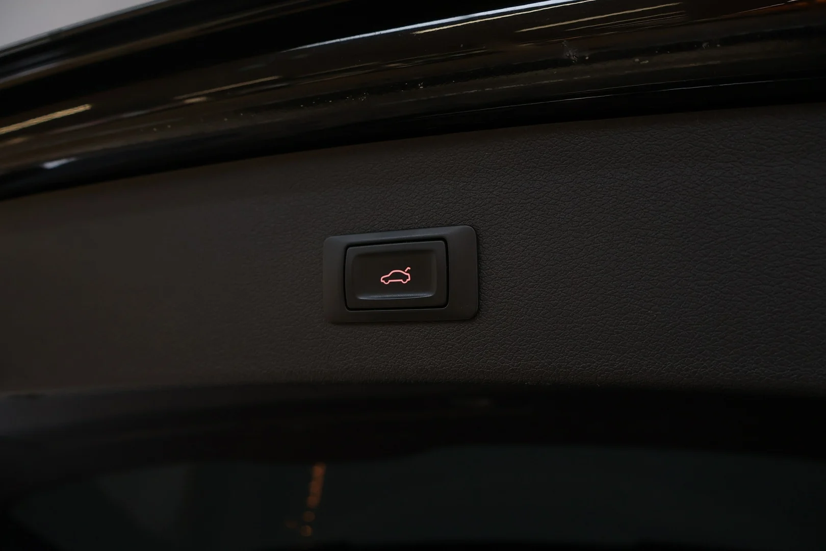 Car Image - 5FFwLYljLuaS9qavQNVr0O