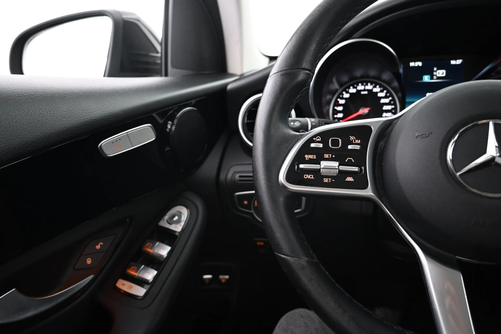 Car Image - 2VhyiIZwJ2dQxOmDFxJhLL