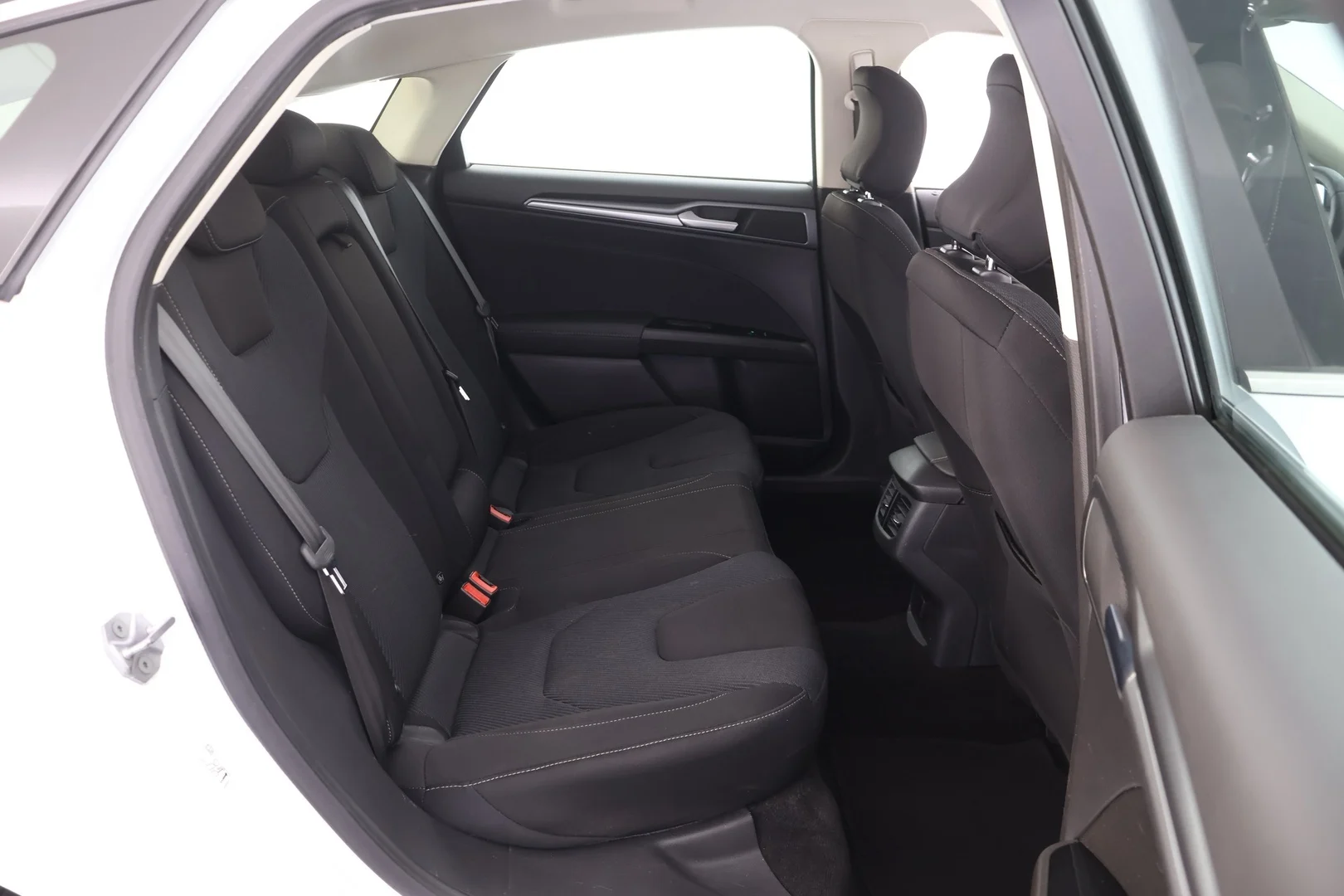 Car Image - 6GBRfvpHPNz32y83MKBgCW