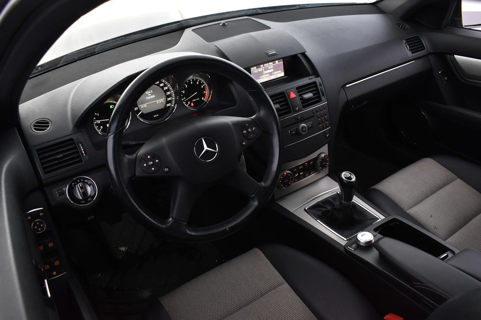 Car Image - 6eTrHugMzHNrSlXm8pELy